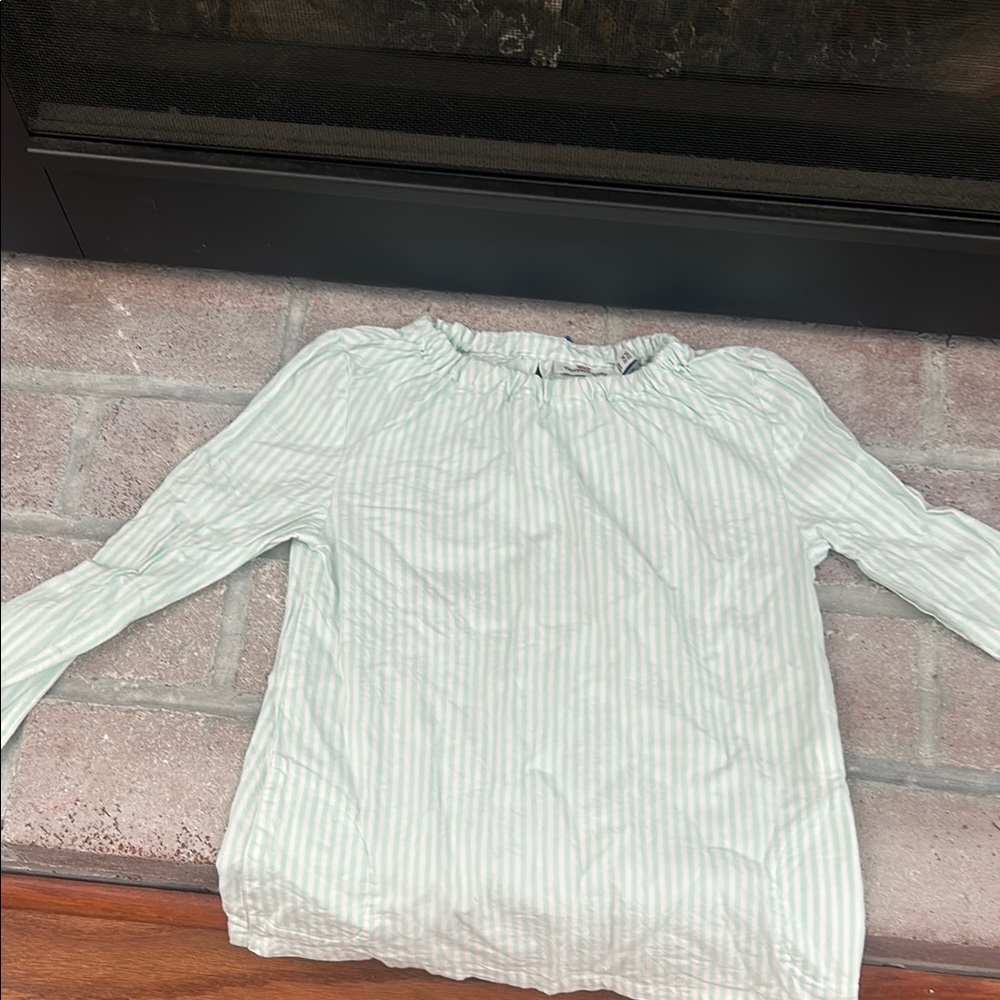 Vineyard Vines top